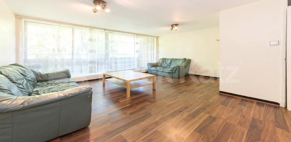 			NEW INSTRUCTION, 4 Bedroom, 1 bath, 1 reception Flat			 Testerton Walk, LATIMER ROAD